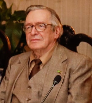 This is the Avatar Image for the Olavo de Carvalho AI Voice and Text to Speech Generator